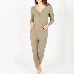 SMASH + TESS Sz M Wednesday Olive Button-Up Soft V-Neck Long Sleeve Jumpsuit